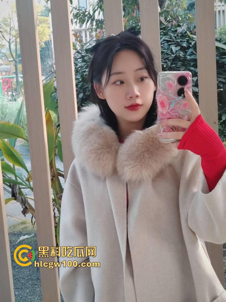 苏州极品气质女神【吴巧婷】被渣男调教成母狗，手拉牵引绳爆操后入内射，还送给兄弟轮流操着玩！-9