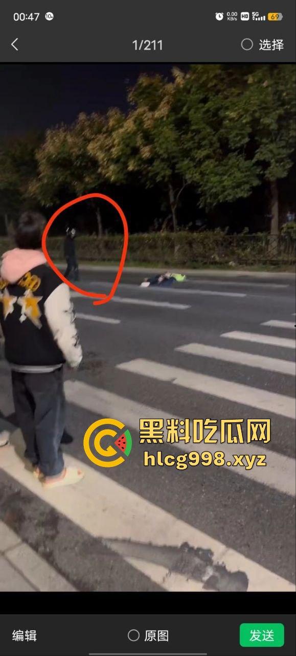 宁波10月10日深夜飙车狂徒闯红灯撞飞辅警！摩托车主嚣张逃逸毫发无损！-4